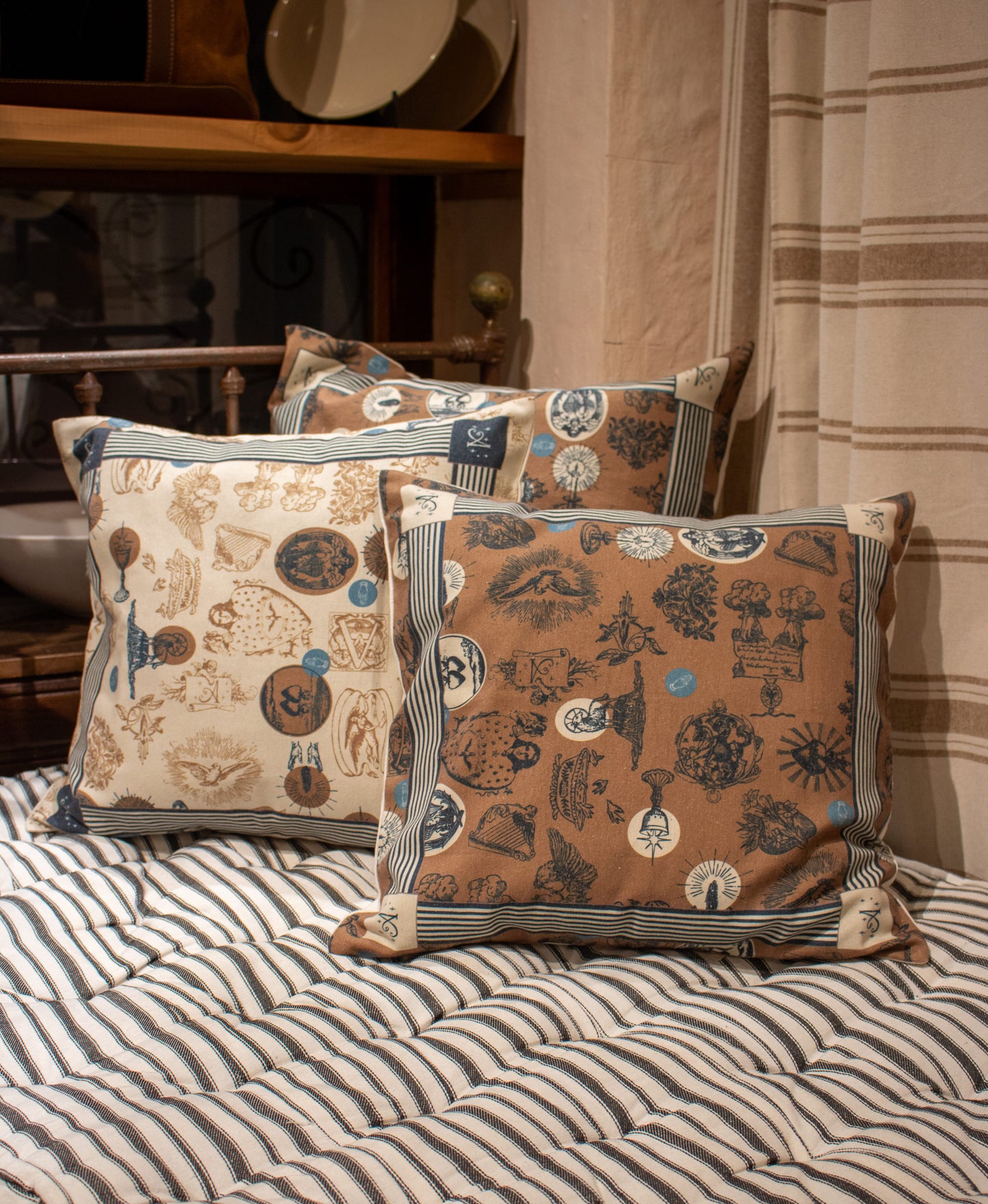 Cojin Exvotos 50x50 cm Beige (Por Encargo)