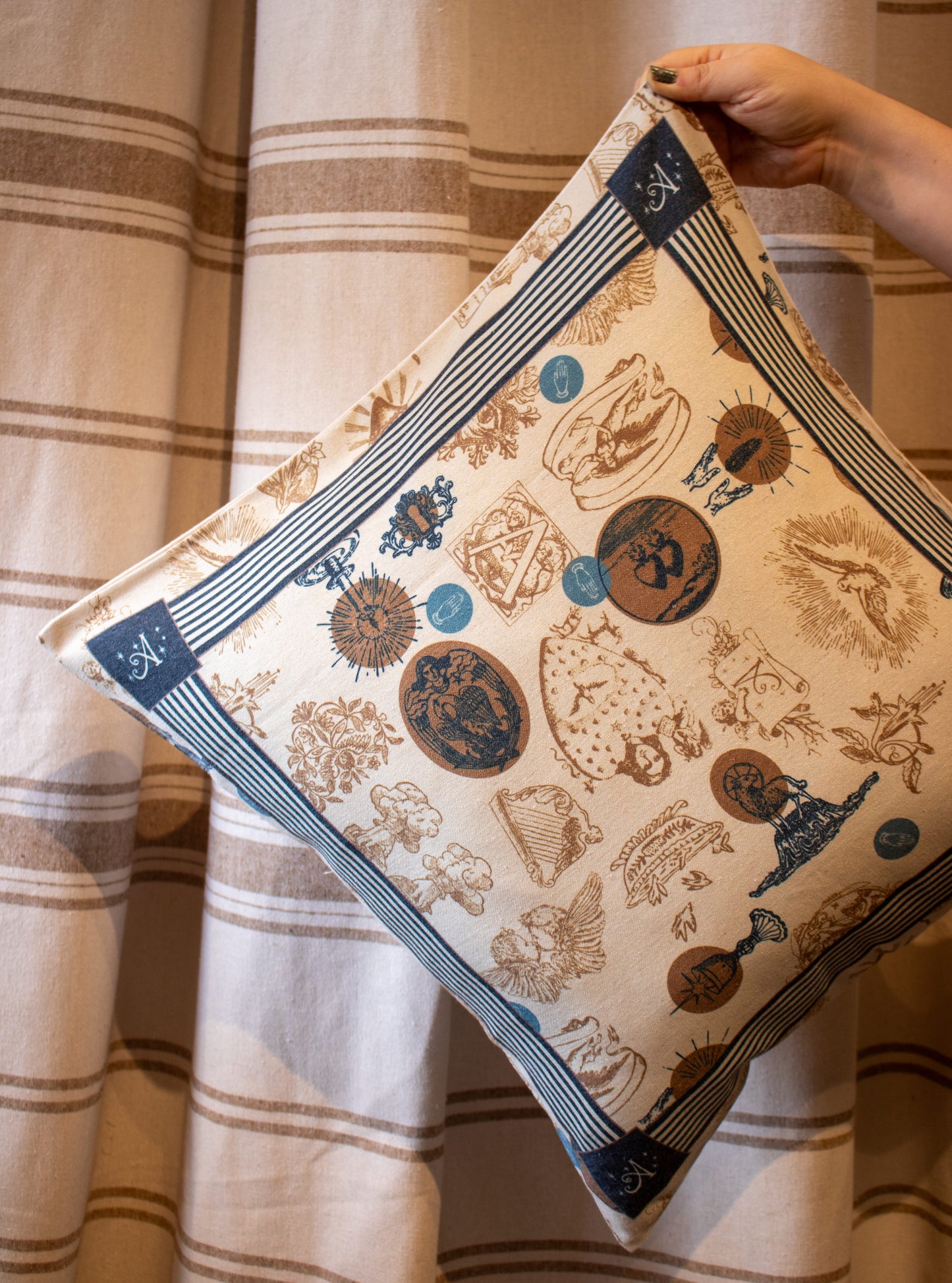 Cojin Exvotos 50x50 cm Beige (Por Encargo)