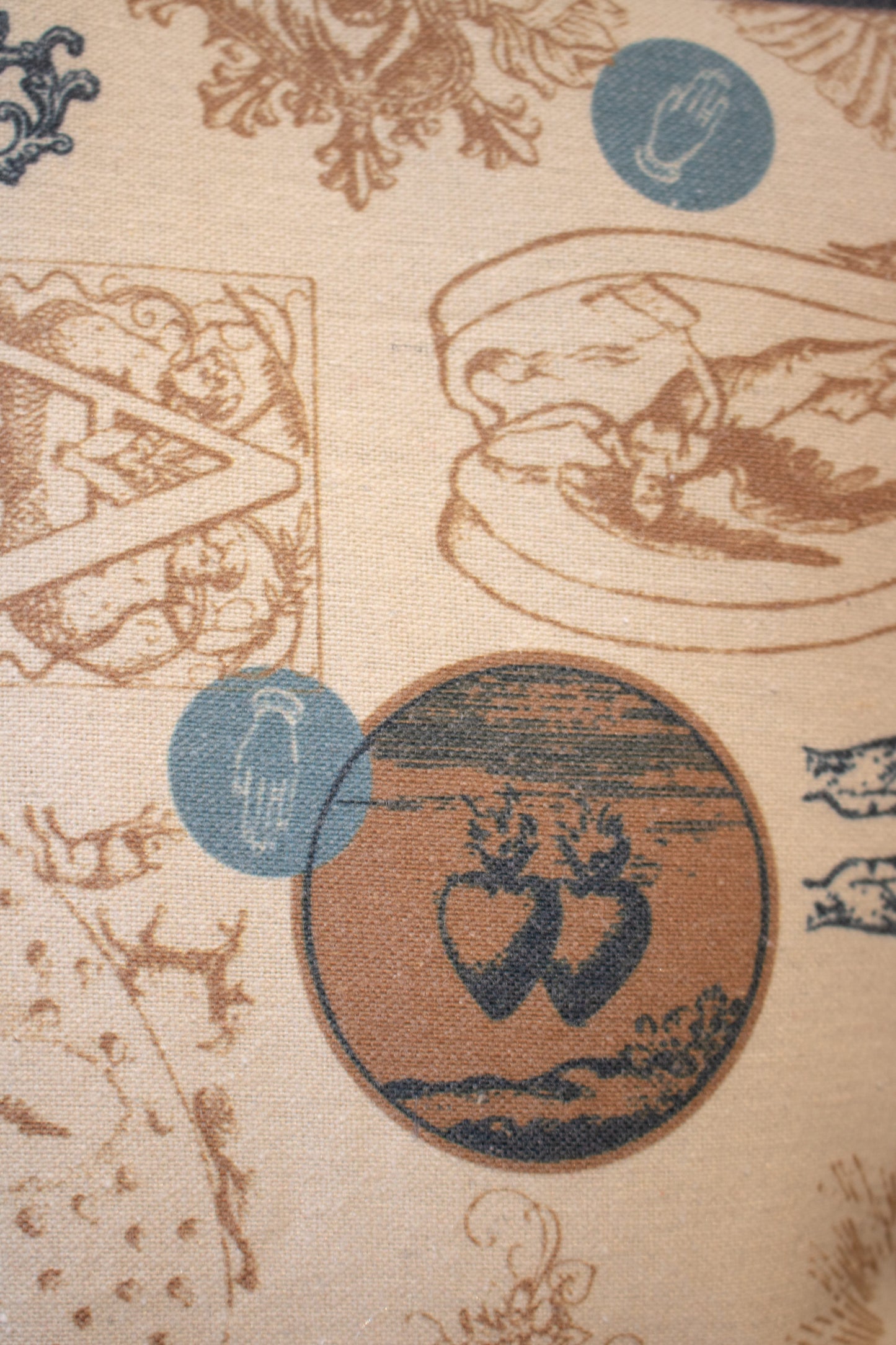 Cojin Exvotos 50x50 cm Beige (Por Encargo)