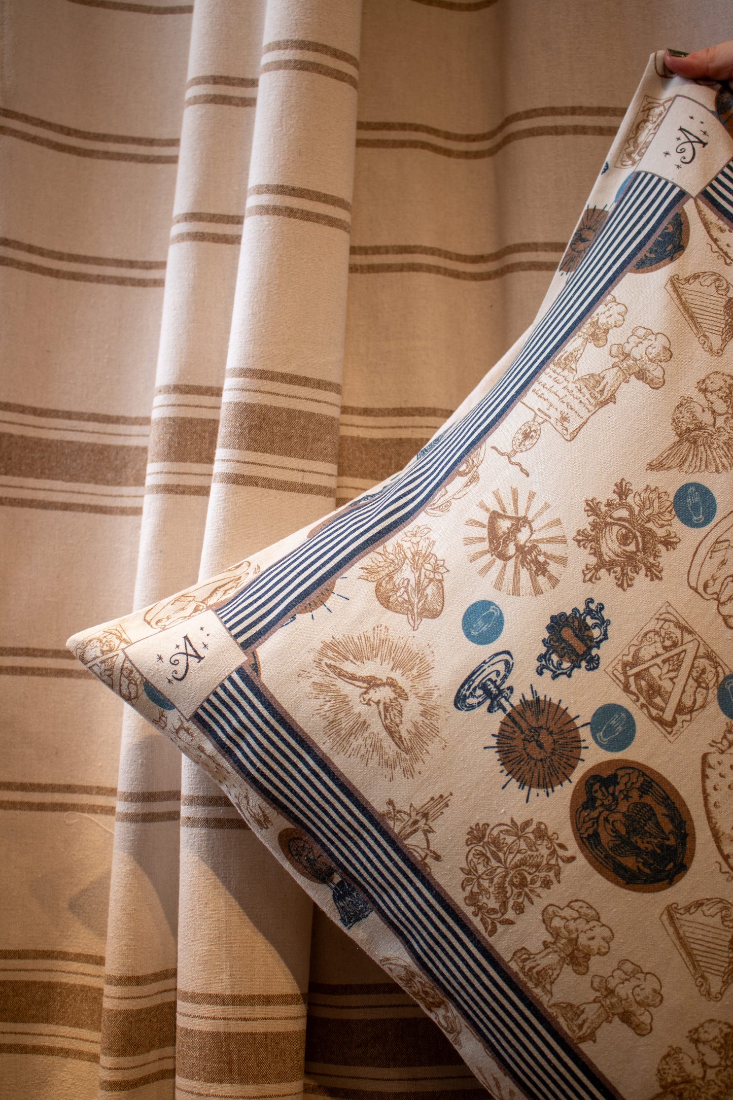 Cojin Exvotos 50x50 cm Beige (Por Encargo)