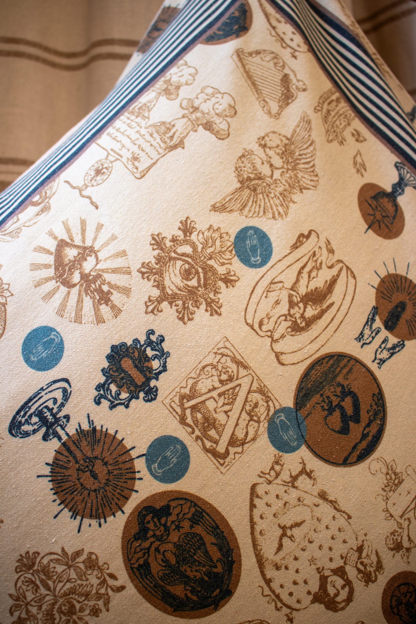 Cojin Exvotos 50x50 cm Beige (Por Encargo)