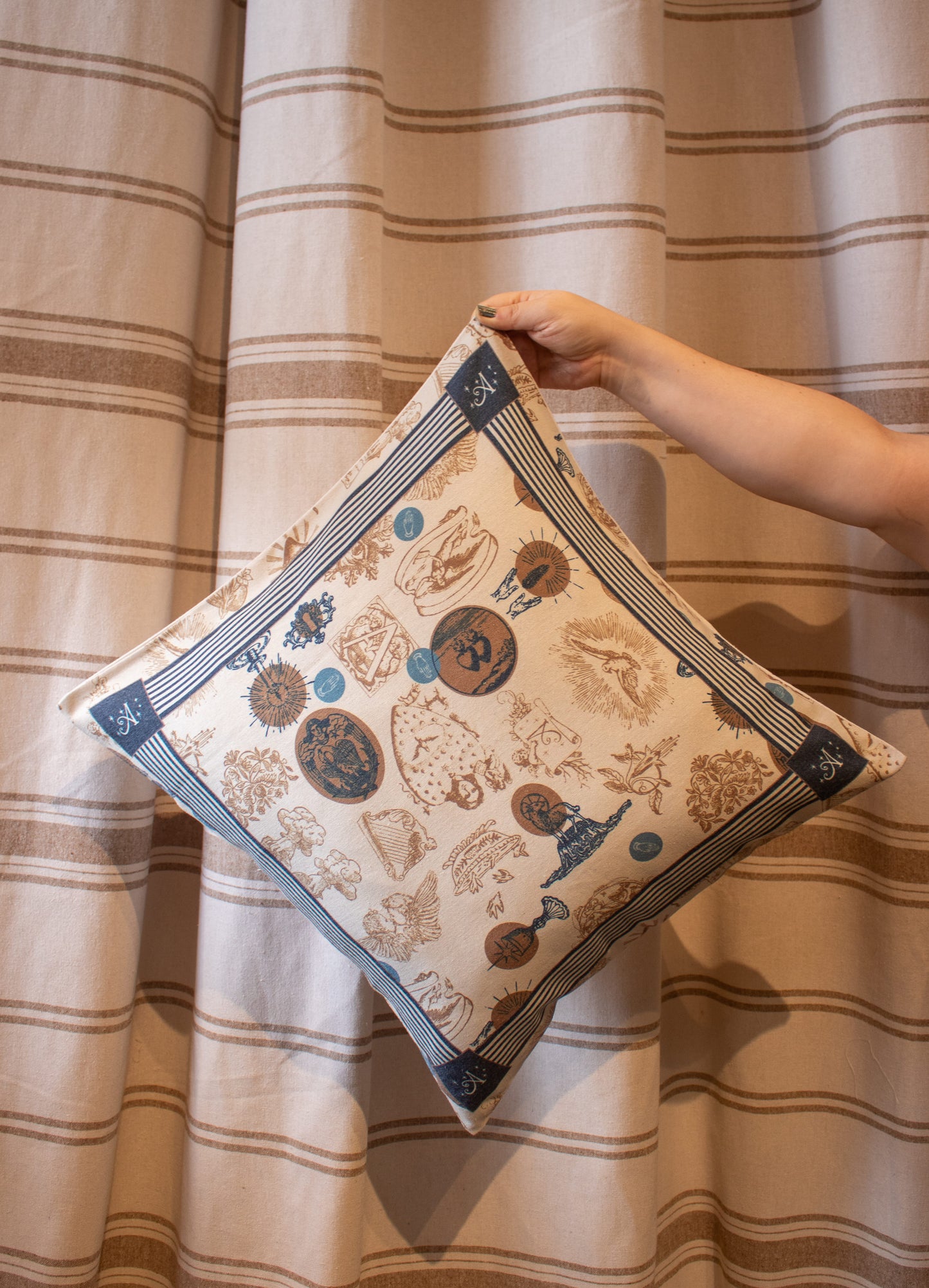 Cojin Exvotos 45x45 cm Beige (Por Encargo)